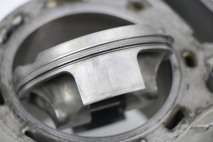 photo de CILINDRO PISTONE HONDA CRF 250 (2013 - 2016) - Panoramica del profilo