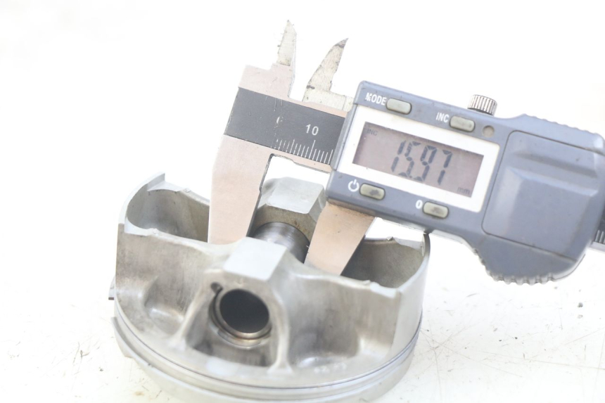 photo de CILINDRO PISTONE HONDA CRF 250 (2013 - 2016) - Zoom sullo stato d'uso