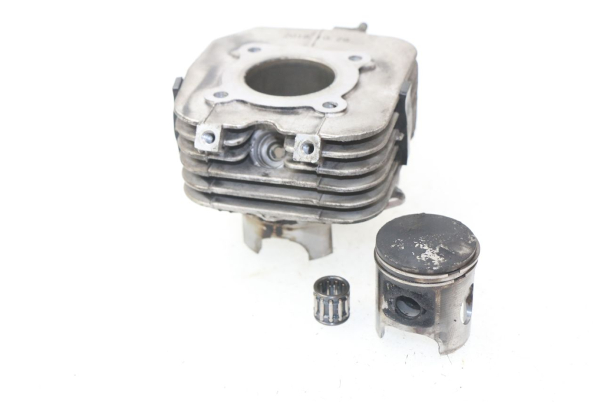 photo de CILINDRO PISTONE PEUGEOT KISBEE 2T 50 (2018 - 2022) - Zoom sui componenti