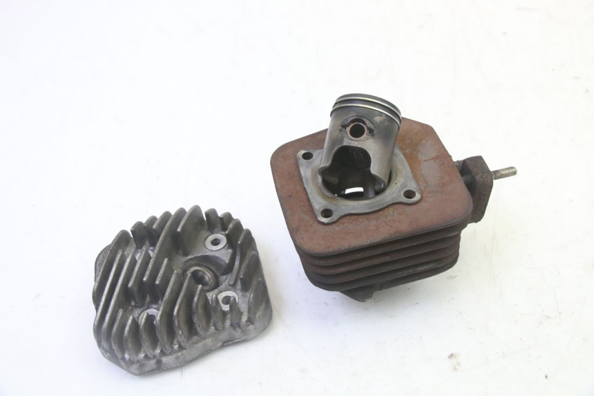 photo de CILINDRO PISTONE PEUGEOT KISBEE 2T 50 (2010 - 2017) - Vista principale