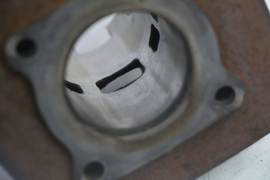 photo de CILINDRO PISTONE PEUGEOT KISBEE 2T 50 (2010 - 2017) - Altra vista dell'articolo