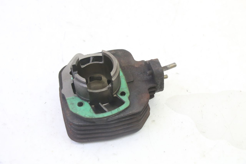 photo de CILINDRO PISTONE PEUGEOT KISBEE 2T 50 (2010 - 2017) - Primo piano ad alta risoluzione