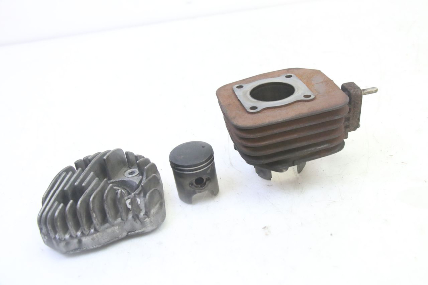 photo de CILINDRO PISTONE PEUGEOT KISBEE 2T 50 (2010 - 2017) - Zoom sullo stato d'uso