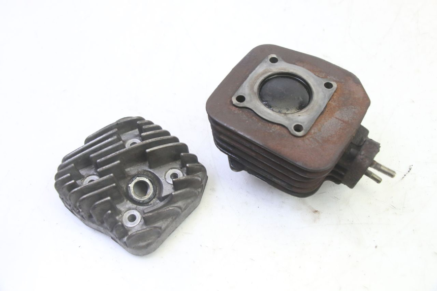 photo de CILINDRO PISTONE PEUGEOT KISBEE 2T 50 (2010 - 2017) - Altra angolazione