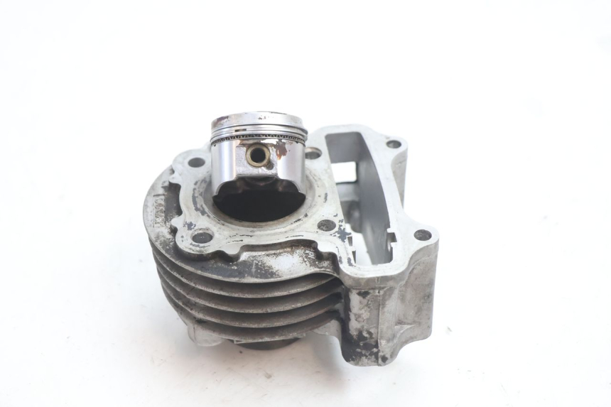 photo de CILINDRO PISTONE PEUGEOT KISBEE 4T 50 (2010 - 2017) - Vista principale