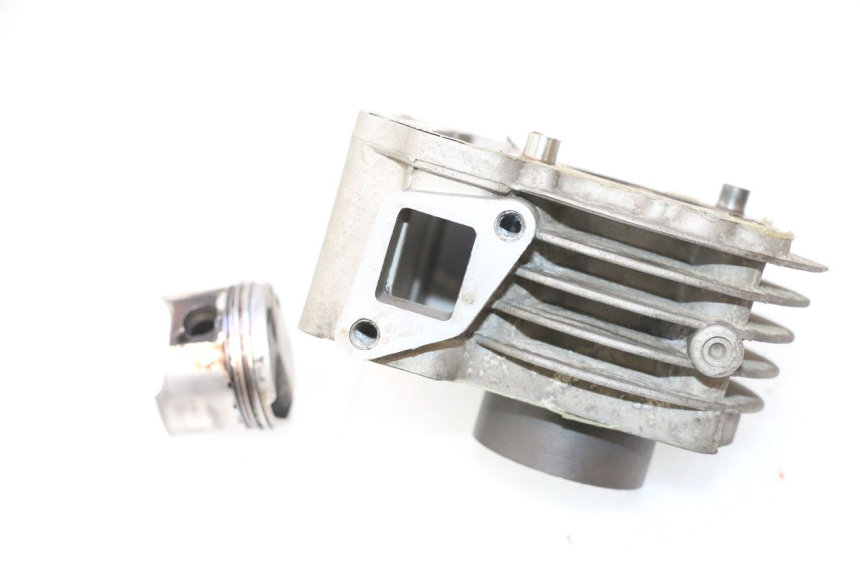photo de CILINDRO PISTONE PEUGEOT KISBEE 4T 50 (2010 - 2017) - Caratteristiche distintive