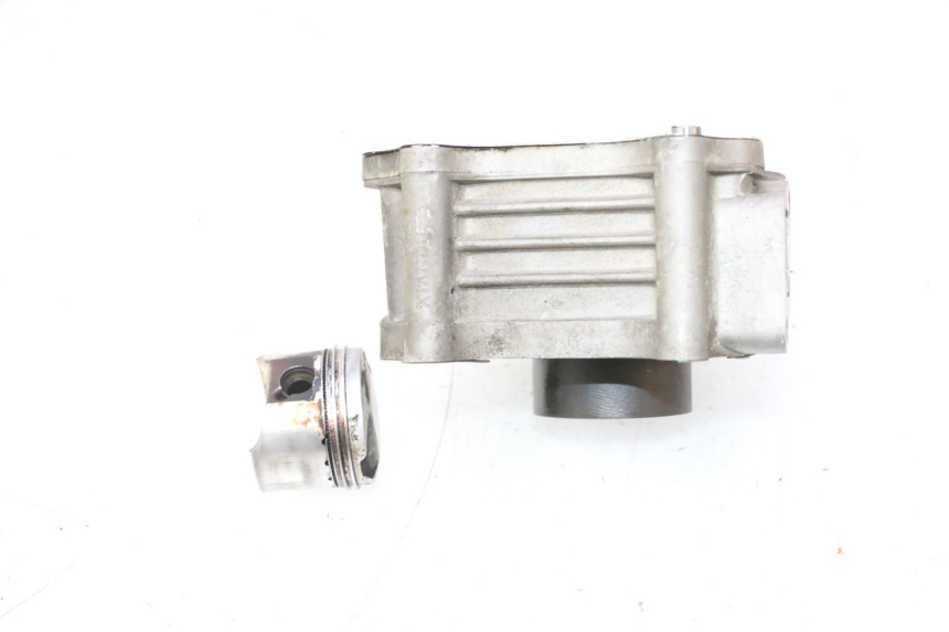 photo de CILINDRO PISTONE PEUGEOT KISBEE 4T 50 (2010 - 2017) - Zoom sui componenti