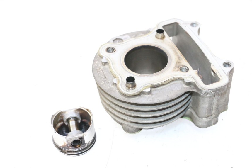 photo de CILINDRO PISTONE PEUGEOT KISBEE 4T 50 (2010 - 2017) - Stato della superficie e materiale