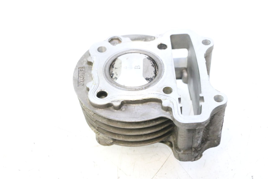 photo de CILINDRO PISTONE PEUGEOT KISBEE 4T 50 (2018 - 2022) - Altra vista dell'articolo