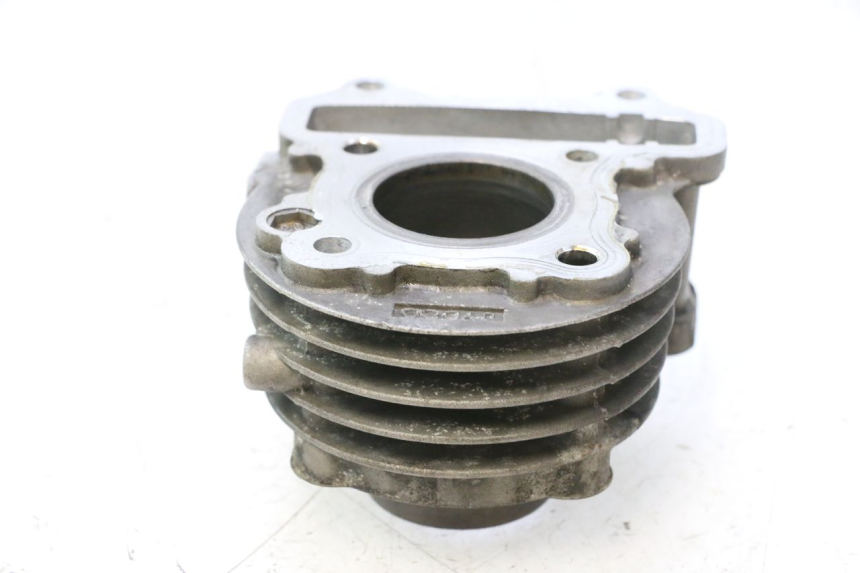 photo de CILINDRO PISTONE PEUGEOT KISBEE 4T 50 (2018 - 2022) - Altra angolazione