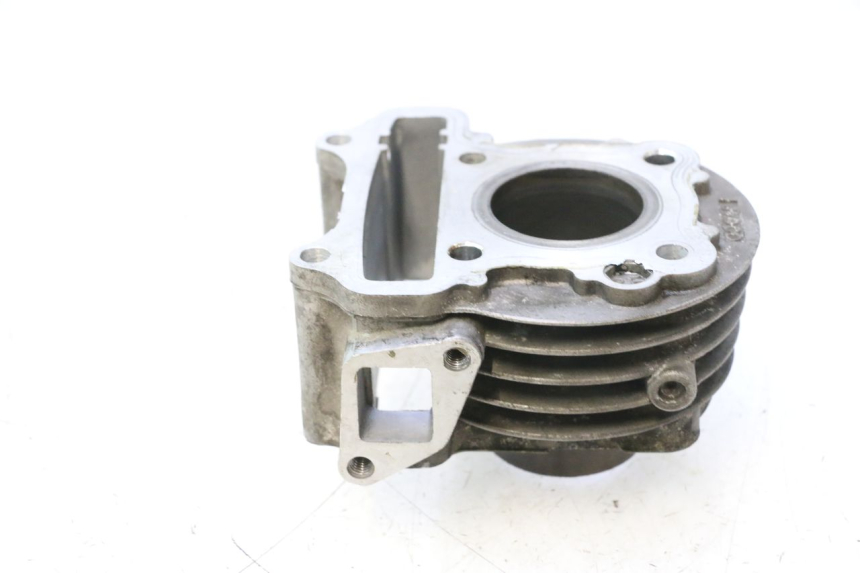 photo de CILINDRO PISTONE PEUGEOT KISBEE 4T 50 (2018 - 2022) - Primo piano tecnico