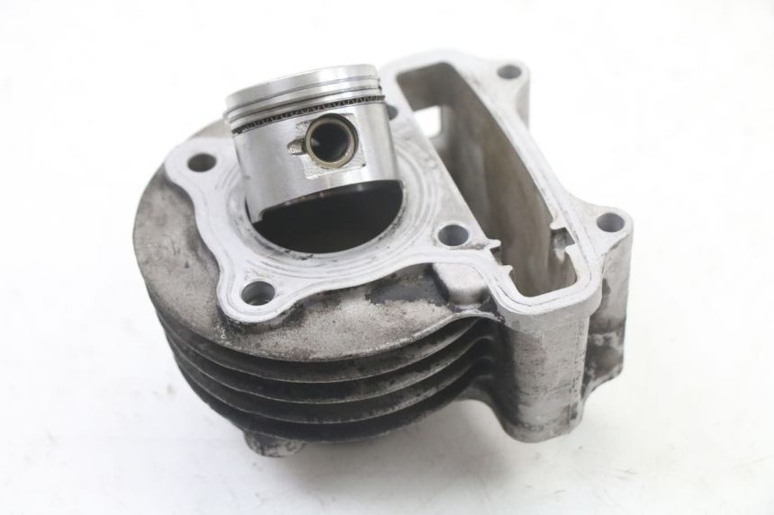 photo de CILINDRO PISTONE KYMCO DINK 4T 50 (2007 - 2018) - Dettaglio del componente