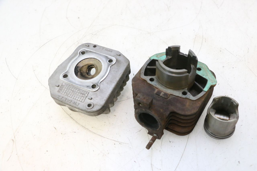 photo de CYLINDRE PISTON PEUGEOT LUDIX 50 (2008 - 2017) - Altra vista dell'articolo