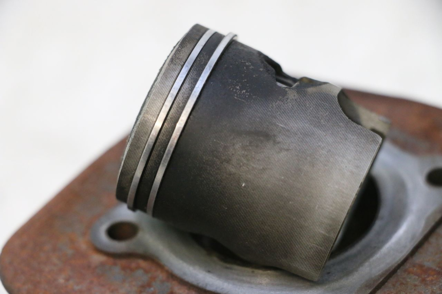 photo de CILINDRO PISTONE PEUGEOT LUDIX 50 (2005 - 2007) - Angolazione alternativa