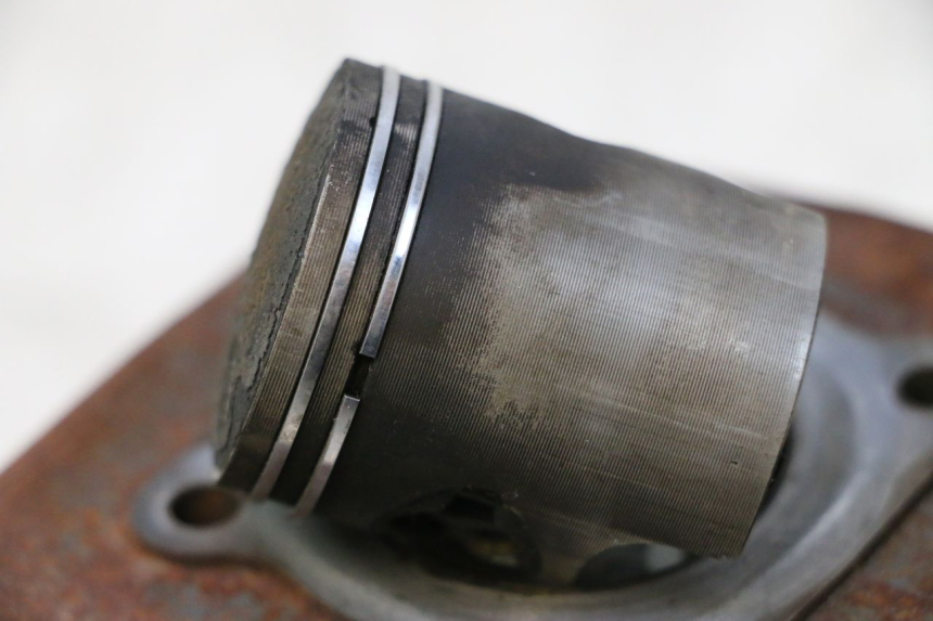 photo de CILINDRO PISTONE PEUGEOT LUDIX 50 (2005 - 2007) - Zoom qualità usato