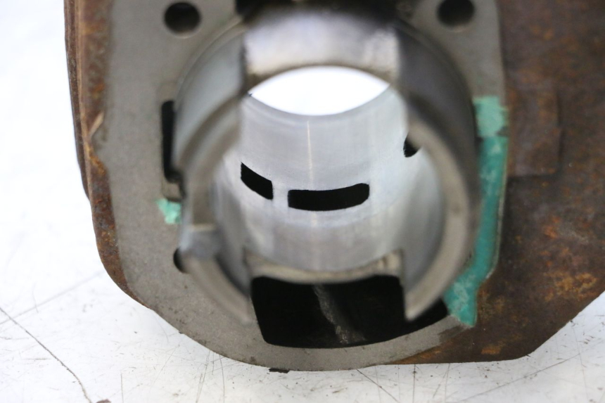 photo de CILINDRO PISTONE PEUGEOT LUDIX 50 (2005 - 2007) - Altra angolazione