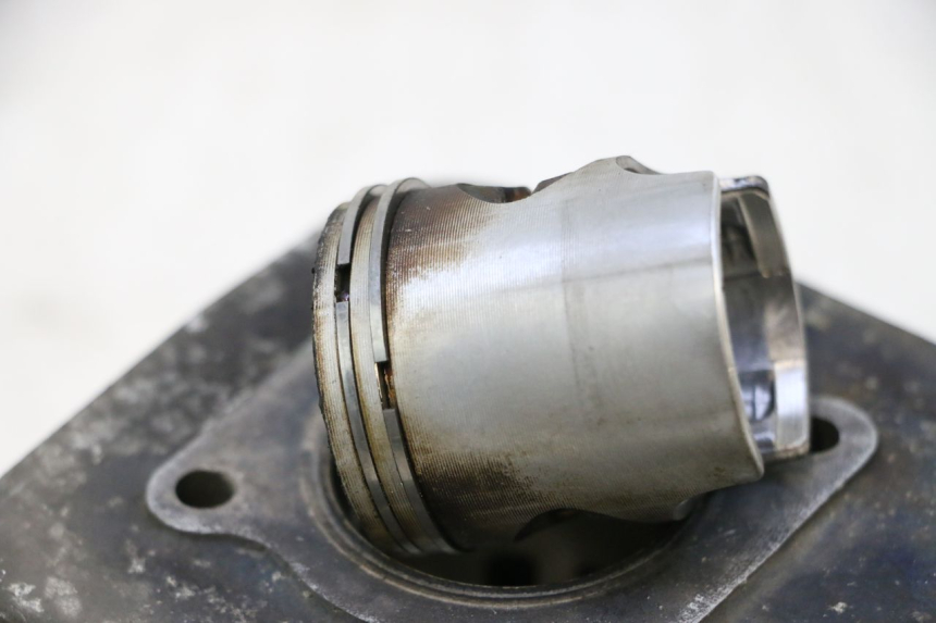 photo de CILINDRO PISTONE PEUGEOT LUDIX ONE 14P 50 (2004 - 2013) - Ispezione visiva dettagliata