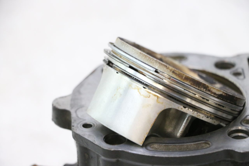photo de CILINDRO PISTONE PIAGGIO MP3 LT 300 (2010 - 2016) - Focus sulla struttura