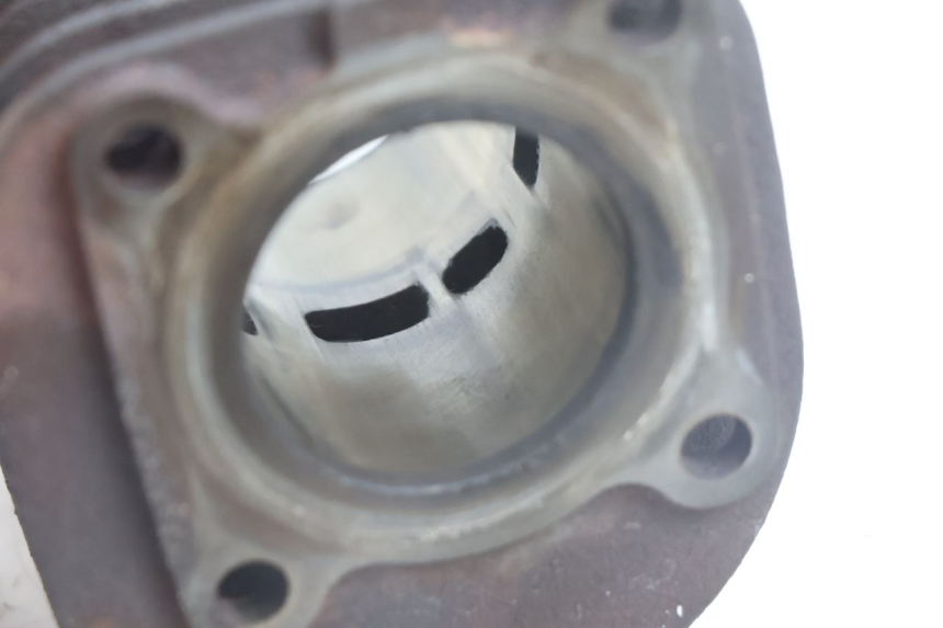 photo de CILINDRO PISTONE YAMAHA NEO'S NEOS 2T 50 (1998 - 2007) - Caratteristiche distintive