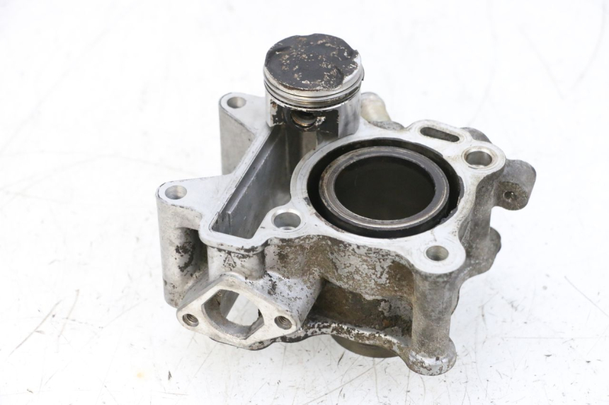 photo de CILINDRO PISTONE YAMAHA NEOS NEO'S 4T 50 (2008 - 2016) - Focus sulla struttura