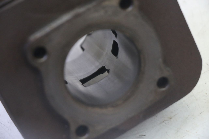 photo de CILINDRO PISTONE PIAGGIO NEW TYPHOON 50 (2010 - 2017) - Altra vista dell'articolo