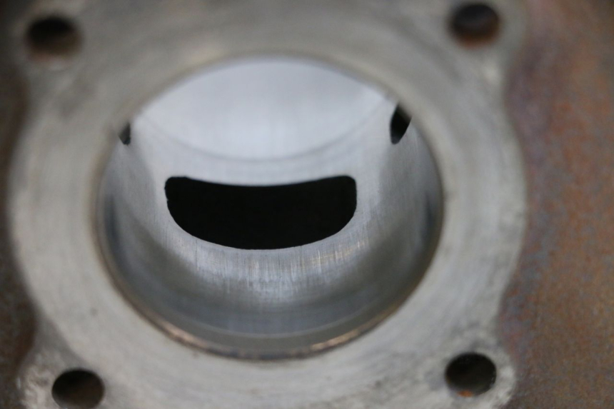 photo de CILINDRO PISTONE PIAGGIO NEW TYPHOON 50 (2010 - 2017) - Caratteristiche distintive