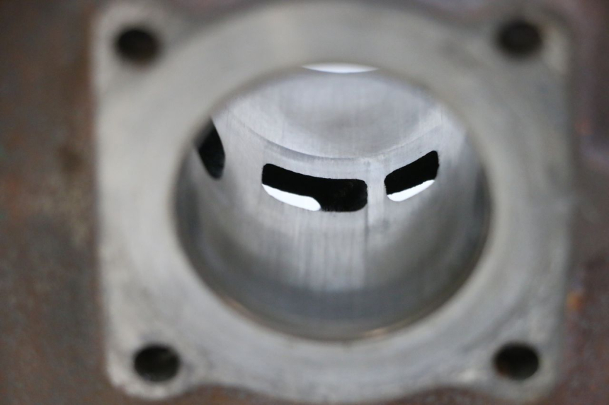 photo de CILINDRO PISTONE PIAGGIO NEW TYPHOON 50 (2010 - 2017) - Zoom sui componenti