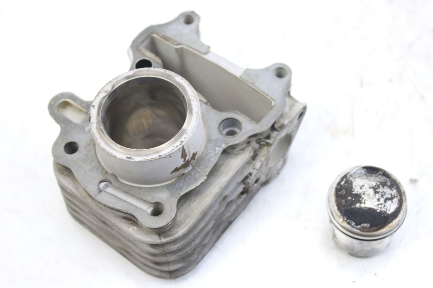 photo de CILINDRO PISTONE SYM ORBIT 2 4T 50 (2008 - 2017) - Primo piano tecnico