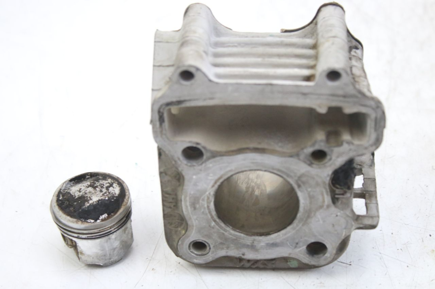 photo de CILINDRO PISTONE SYM ORBIT 2 4T 50 (2008 - 2017) - Stato della superficie e materiale