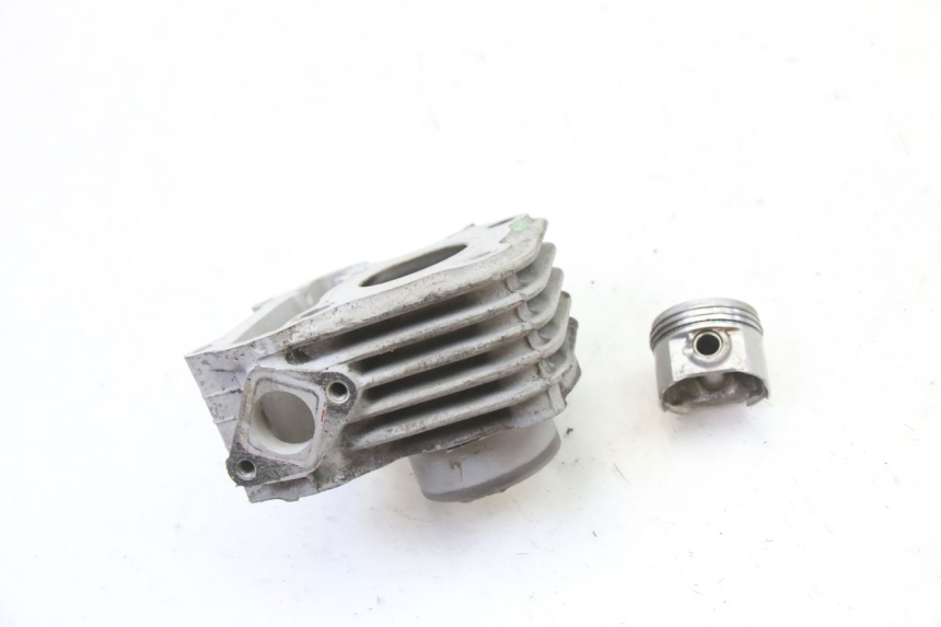 photo de CILINDRO PISTONE SYM ORBIT 2 4T 50 (2008 - 2017) - Altra angolazione