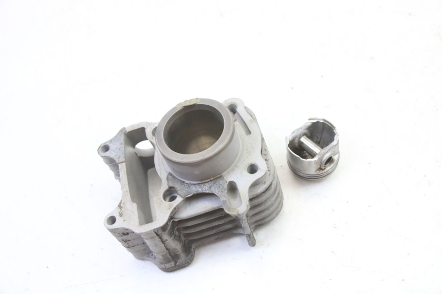 photo de CILINDRO PISTONE SYM ORBIT 2 4T 50 (2008 - 2017) - Primo piano tecnico