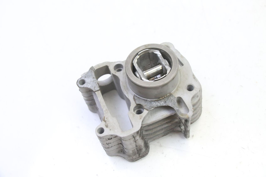 photo de CILINDRO PISTONE SYM ORBIT 2 4T 50 (2008 - 2017) - Dettagli dei punti di fissaggio