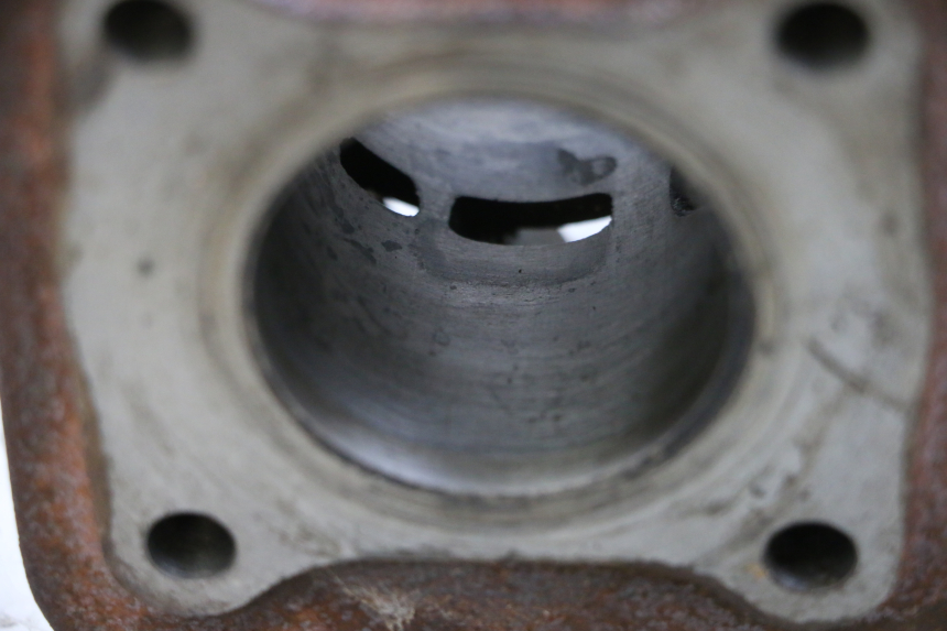 photo de CILINDRO PISTONE SYM ORBIT 2 50 (2008 - 2014) - Primo piano tecnico