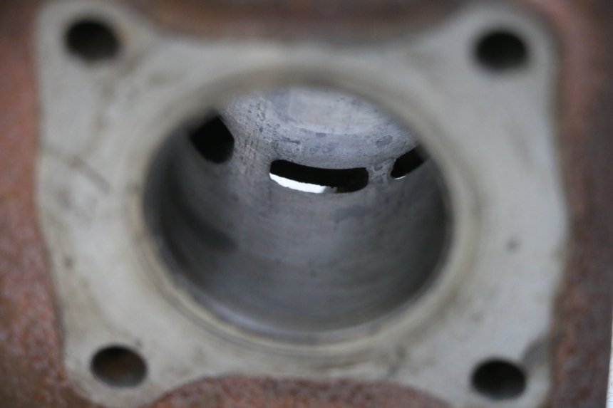 photo de CILINDRO PISTONE SYM ORBIT 2 50 (2008 - 2014) - Dettagli dei punti di fissaggio