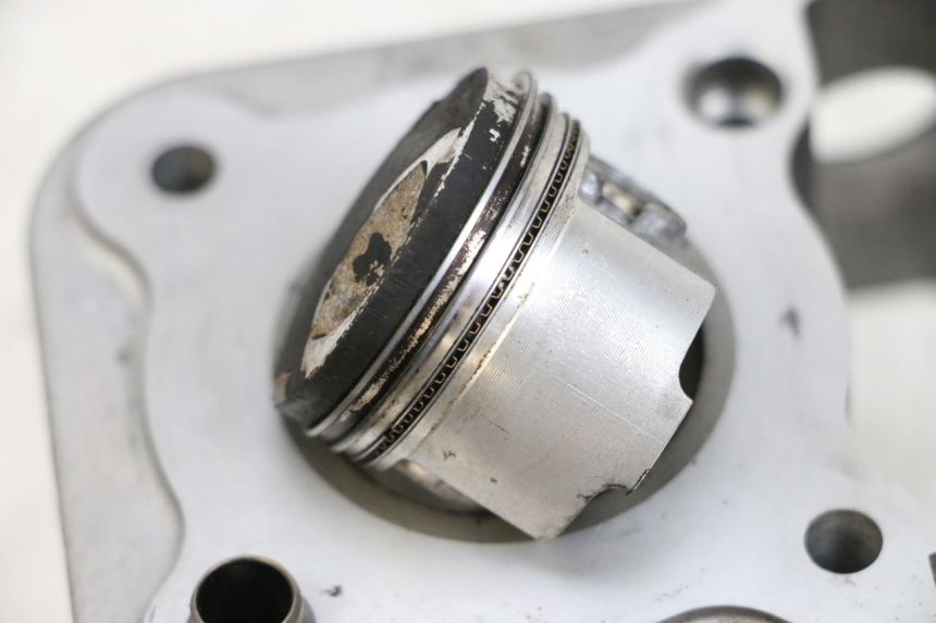 photo de CILINDRO PISTONE SYM ORBIT III 3 4T 50 (2018 - 2021) - Zoom sui componenti