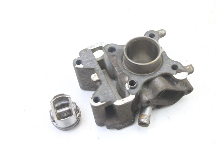 photo de CILINDRO PISTONE MBK OVETTO 4T 50 (2008 - 2016) - Altra angolazione