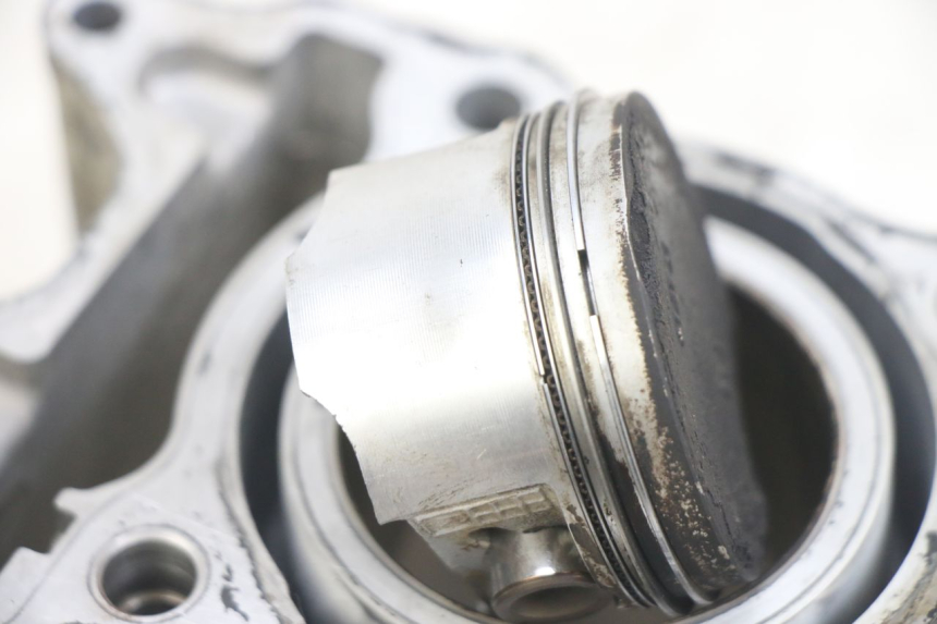 photo de CILINDRO PISTONE HONDA PCX (JF28) 125 (2009 - 2011) - Caratteristiche distintive