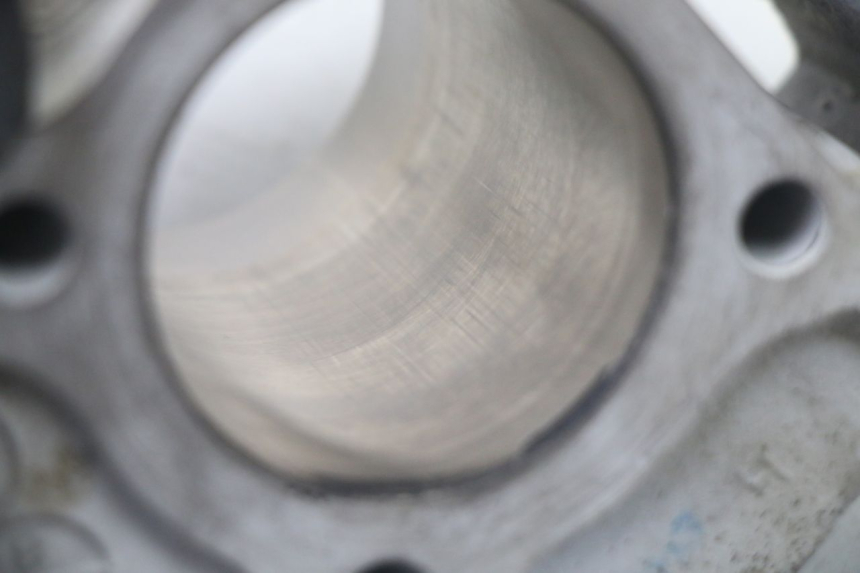 photo de CILINDRO PISTONE PEUGEOT VIVACITY 125 (2010 - 2017) - Primo piano ad alta risoluzione