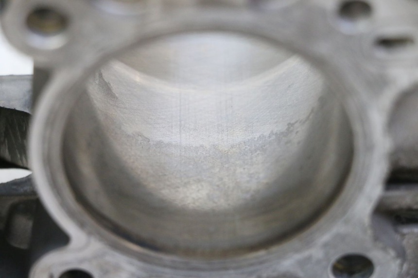 photo de CILINDRO PISTONE PIAGGIO VESPA LX 150 (2005 - 2013) - Dettagli dei punti di fissaggio