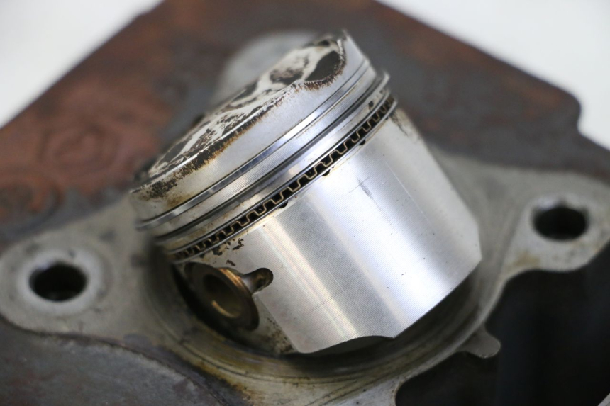 photo de CILINDRO PISTONE PIAGGIO ZIP 4T 50 (2018 - 2020) - Zoom sui componenti