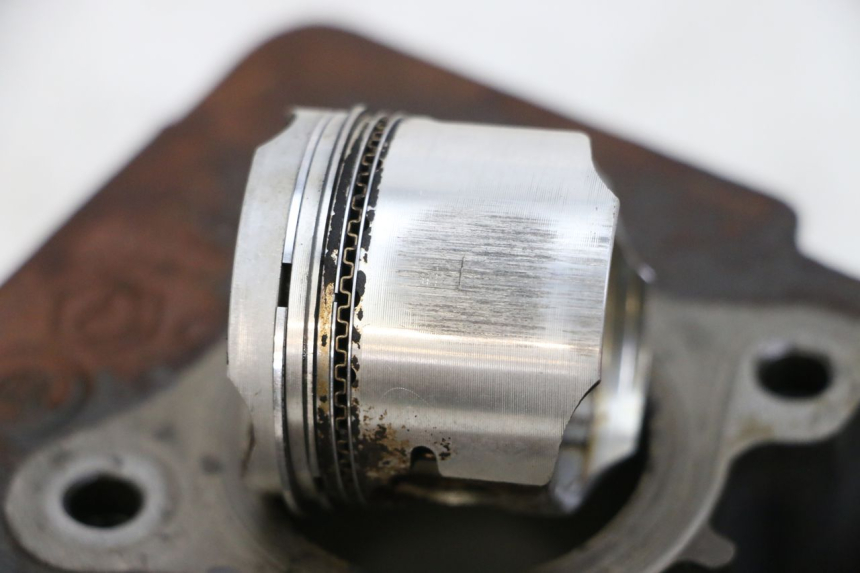 photo de CILINDRO PISTONE PIAGGIO ZIP 4T 50 (2018 - 2020) - Primo piano ad alta risoluzione