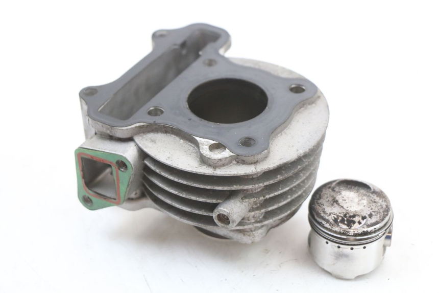 photo de CILINDRO PISTONE EUROCKA R8 4T 50 (2013 - 2022) - Zoom sullo stato d'uso