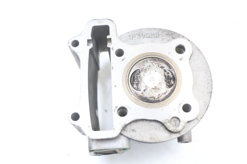 photo de CILINDRO PISTONE EUROCKA R8 4T 50 (2013 - 2022) - Primo piano tecnico