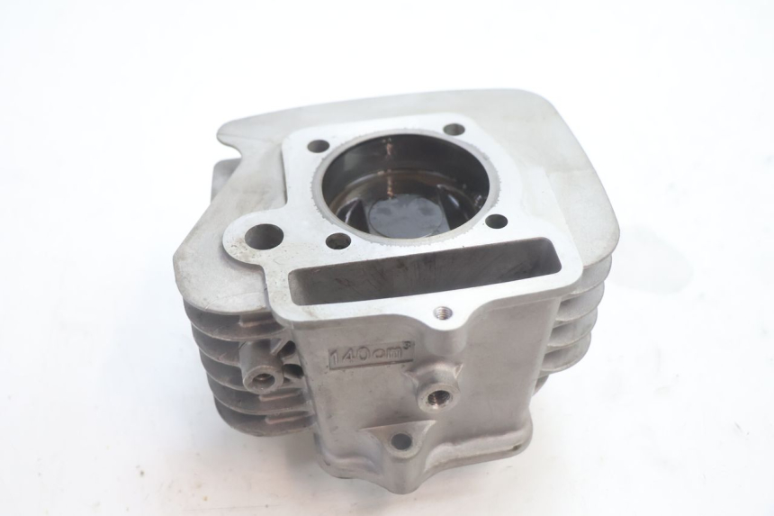photo de CILINDRO PISTONE APOLLO RFZ 140 - Altra angolazione