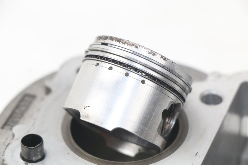 photo de CILINDRO PISTONE TNT MOTOR ROMA 10' 4T 50 (2007 - 2018) - Stato della superficie e materiale