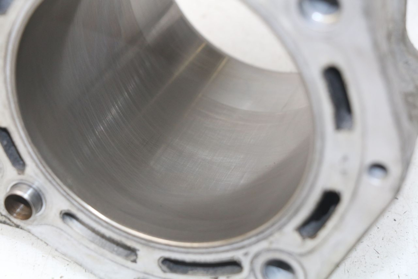 photo de CILINDRO PISTONE PEUGEOT SATELIS 500 (2007 - 2013) - Altra angolazione