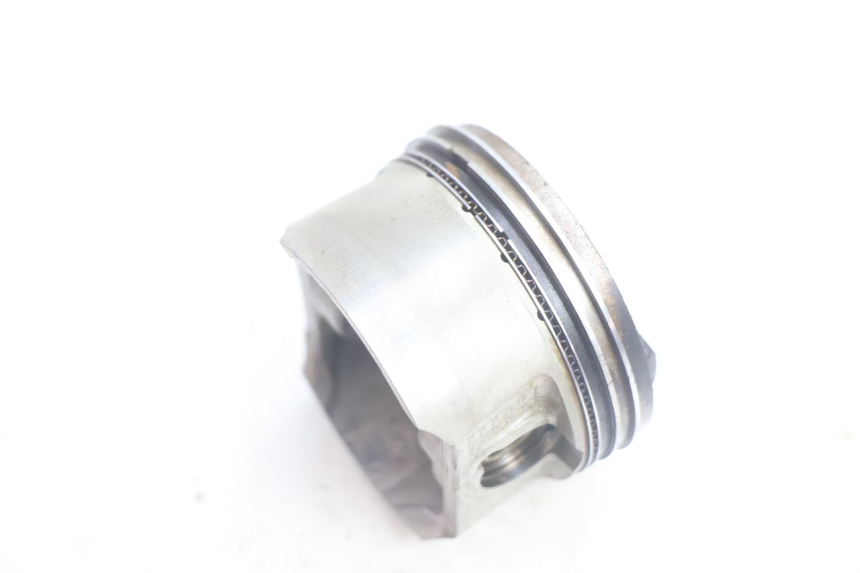 photo de CYLINDRO PISTONE PEUGEOT SATELIS 125 (2006 - 2009) - Focus sulla struttura