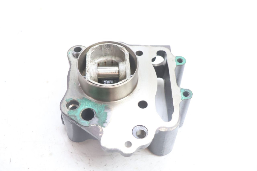 photo de CYLINDRO PISTONE PEUGEOT SATELIS 125 (2006 - 2009) - Primo piano tecnico