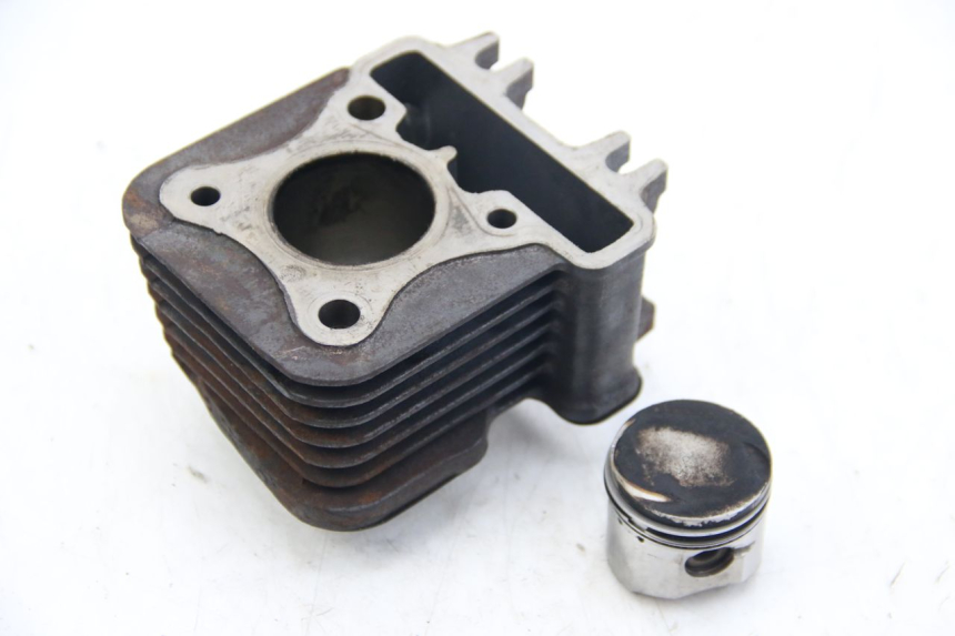 photo de CILINDRO PISTONE APRILIA SCARABEO 4T 50 (2009 - 2017) - Vista principale