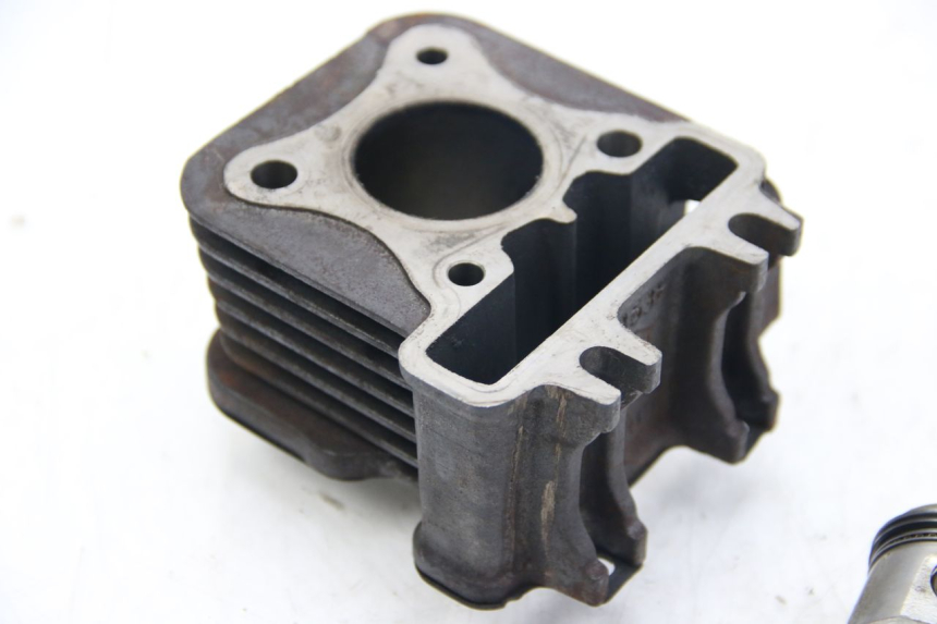 photo de CILINDRO PISTONE APRILIA SCARABEO 4T 50 (2009 - 2017) - Zoom sullo stato d'uso